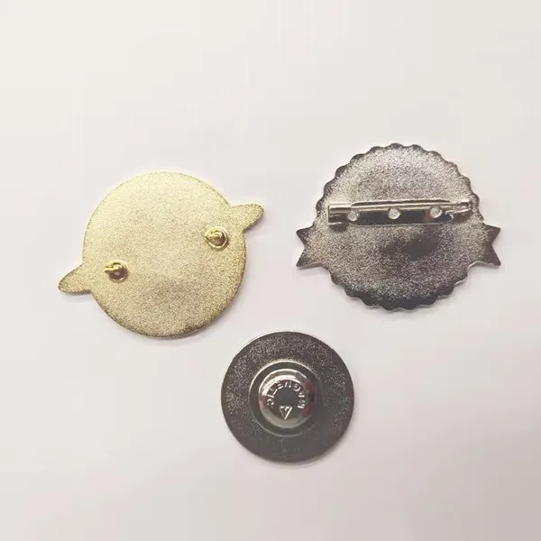 
Custom enamel pin in Chinese 