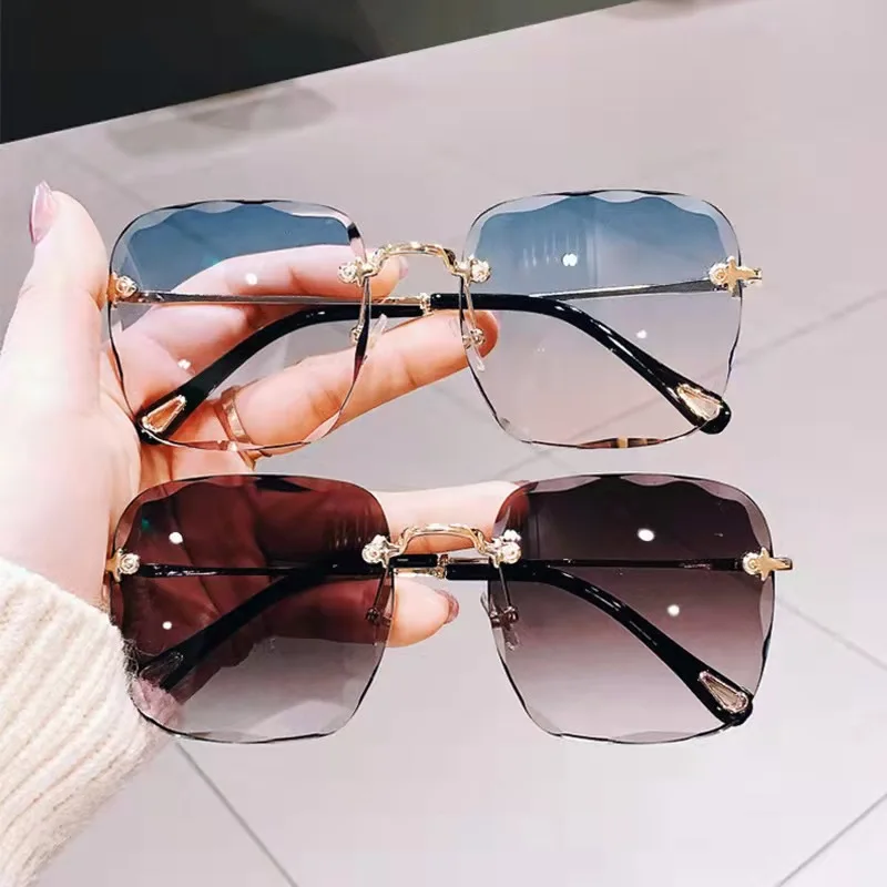 

High Quality Fashionable Oversized Square Rimless Gold Frame Women Shades Blue Luxury Sunglasses Men 2022 Glasses, Avalaible