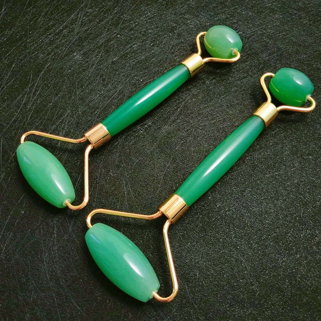 

100% natural jade face roller with jade green aventurine roller case