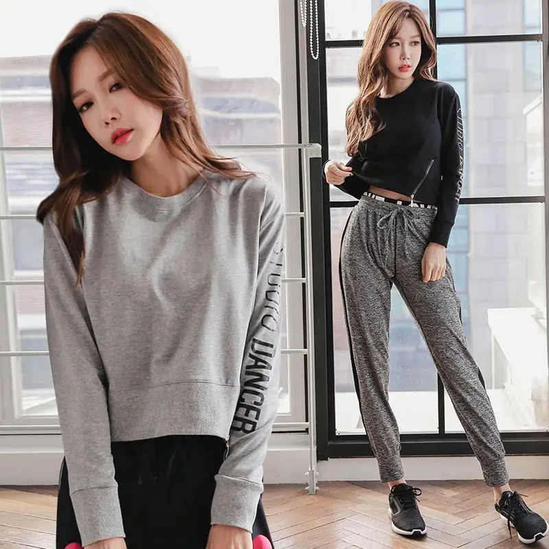 

hot Wholesale Customize logo new design High quality yoga clothes Women's professional fitness suit Light running quick dry track suit, Mixed track suit women wholesale price