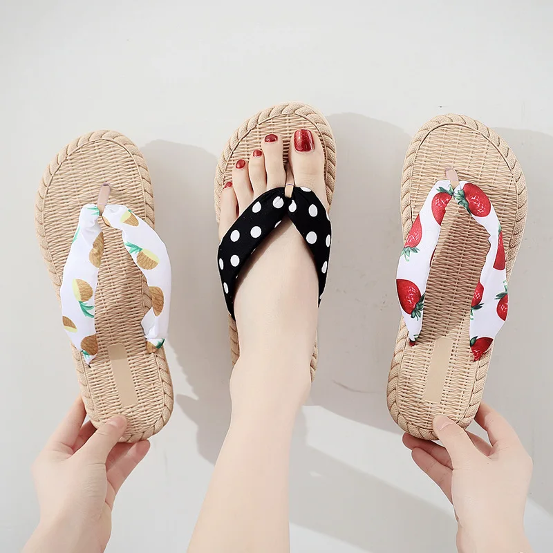 

2021 New Arrival Fashion Ladies Summer Slippers Solid Color Round Head Flat Outdoor Beach Women Flip Flops Slippers