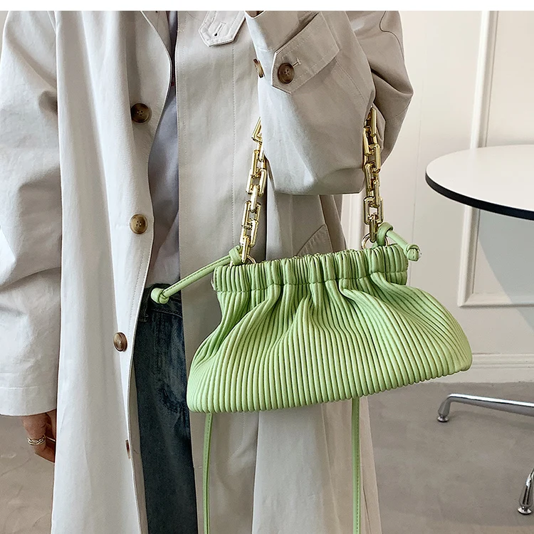 

2021 yiwu supplier factory direct sale handbags high quality chain ins crossbody bags phone bag for ladies