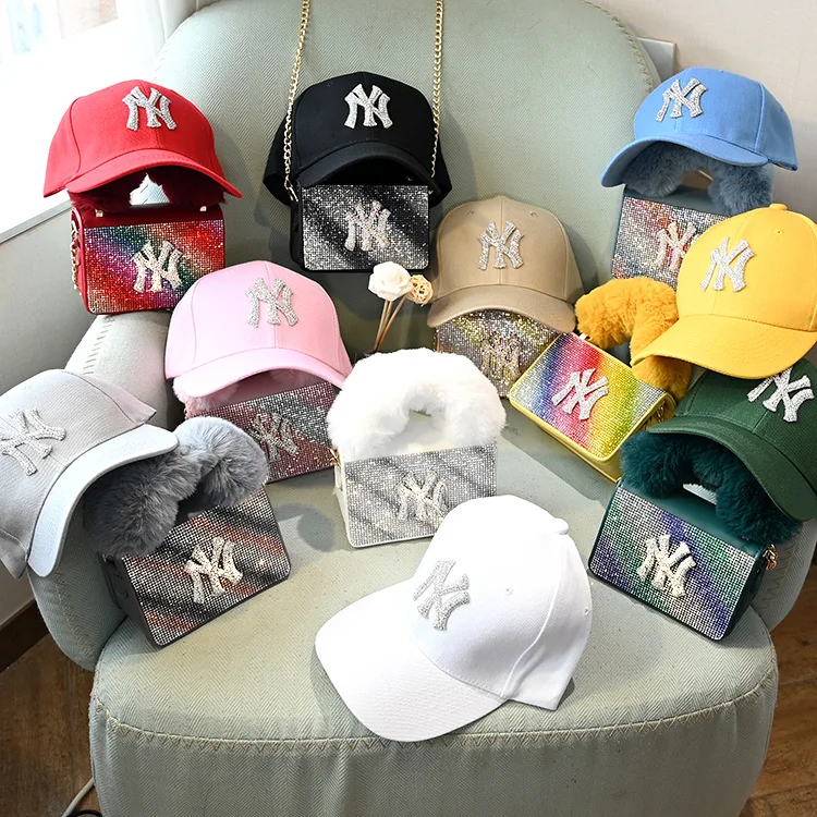 

European beauty new plush messenger small square fashion lady bag female handbag rivet shoulder bag and hat set, Picture color