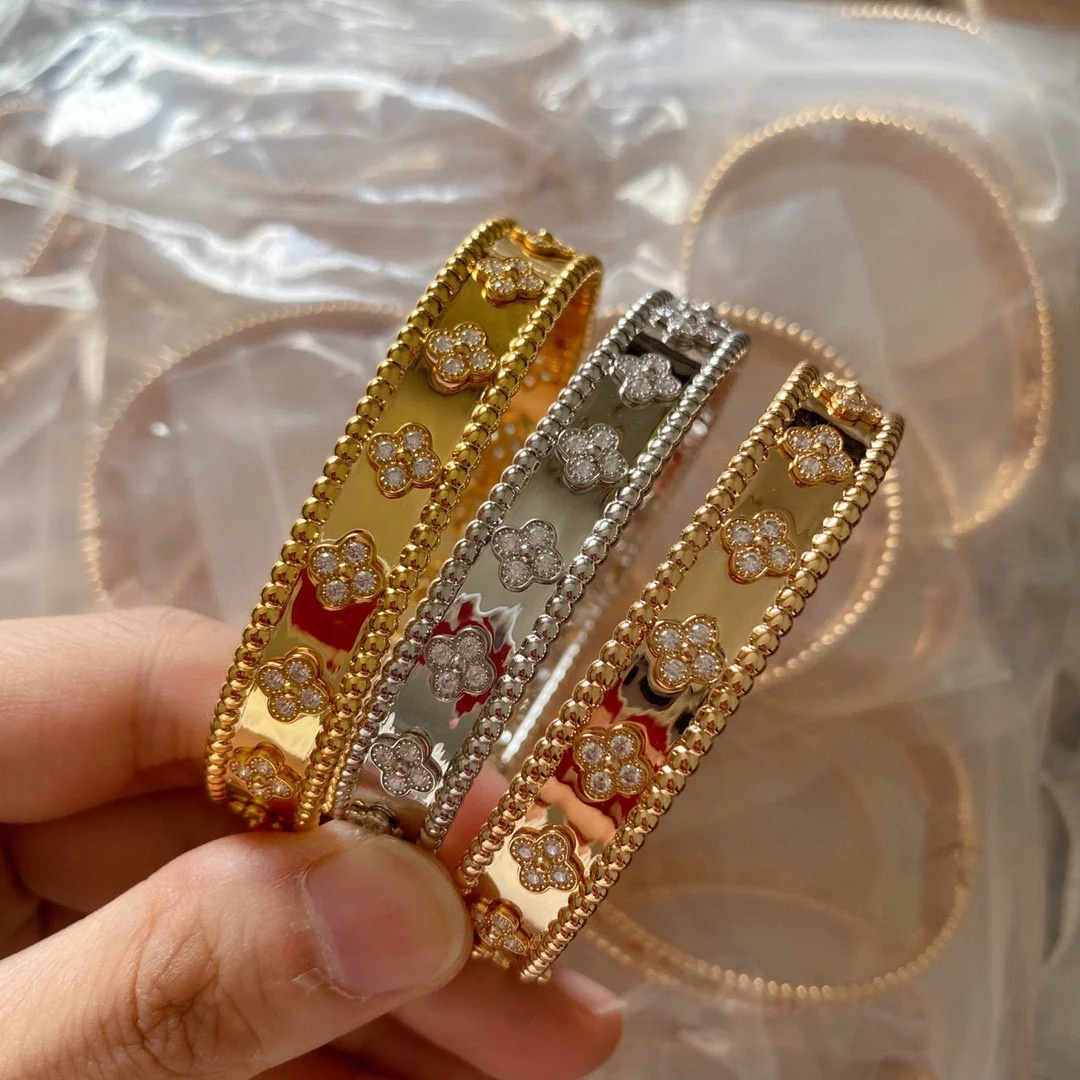 

Brand jewelry luxury fancy lucky cz 4 four leaf clovers bangle bracelet, Gold,silver,rosegold