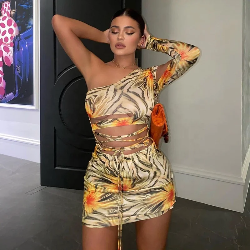 

Fashion Women's New Style One Shoulder Sleeve Sexy Hollow Out Printed Slim Yellow Dress for Ladies
