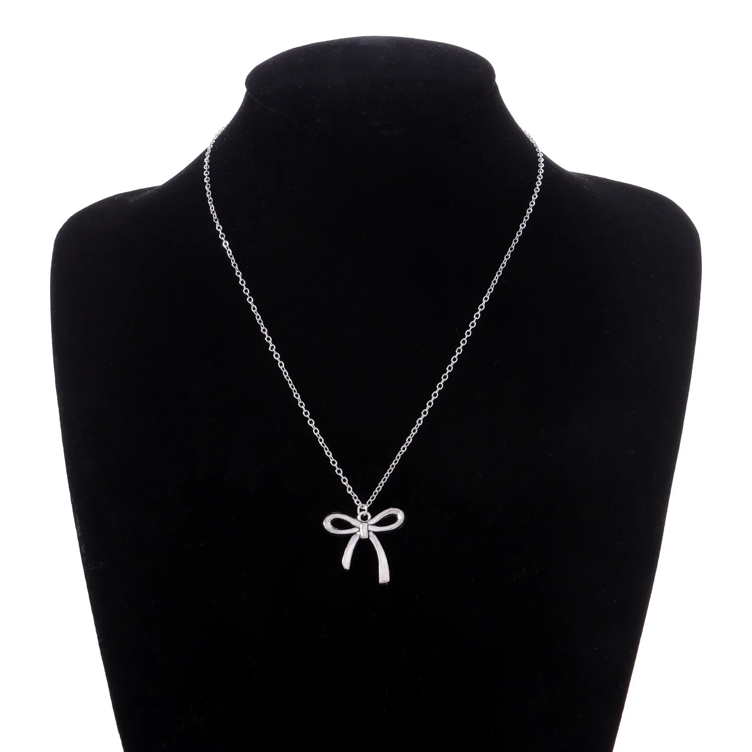 

Trendy Jewelry European and American Fashion Butterfly Exaggerated Alloy Bowknot Green Bronze Necklace