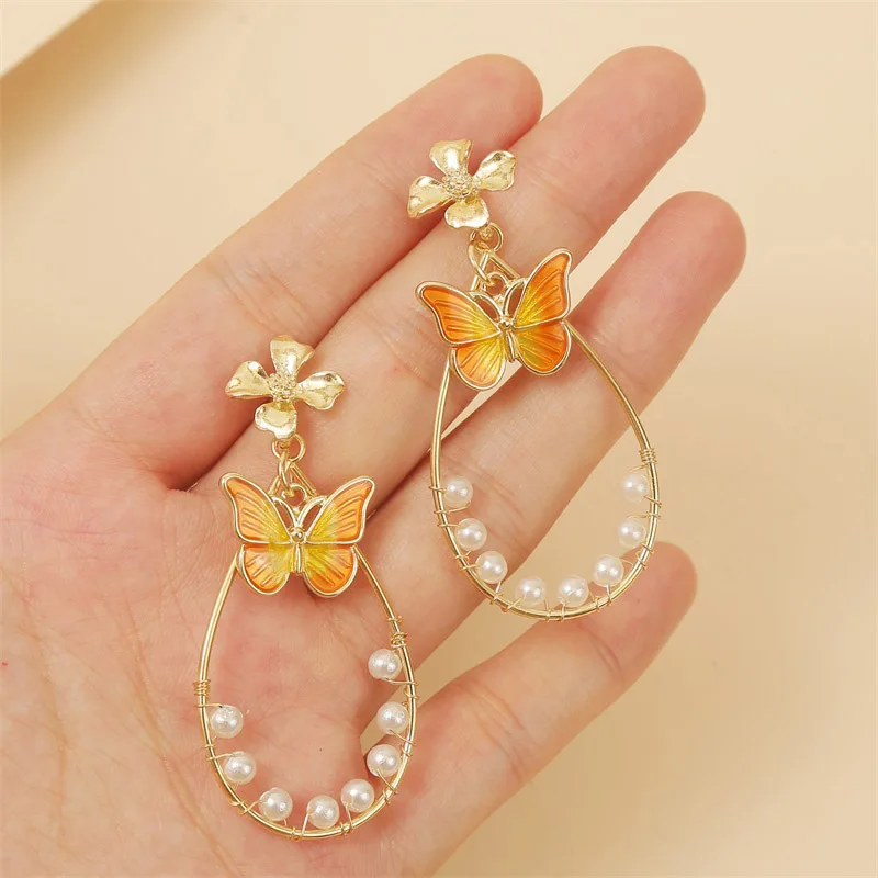 

Yingchao 2020 Fashion Hot Sell Originality Pearl Butterfly Bee Hoop Statement Pendant Drop Stud Earrings For Women Jewelry