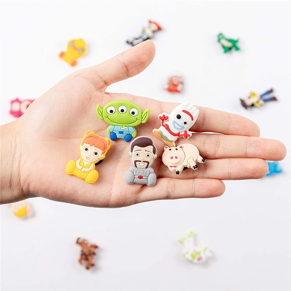 

New design period charm c ps5 for men punk rok led croc charms made in China