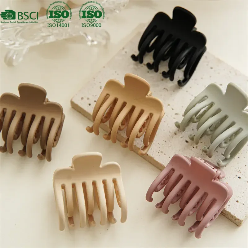 2023 new cute claw hair clips 4cm small size hair claw clips women mini hair claw clips wholesale