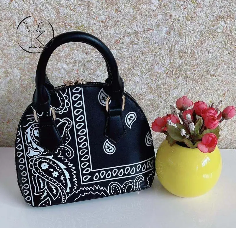 

2021 Bandana Purses Tote Bags Women Handbags Ladies Luxury Cute Designer Cosmetic Wholesale New Release Purses Handbags