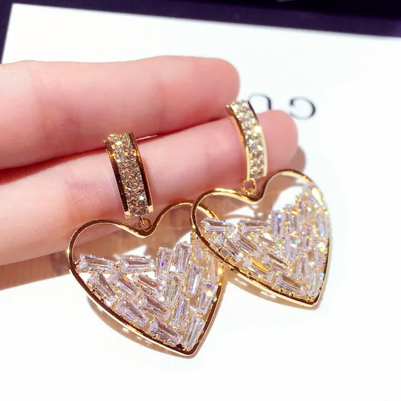 

New Design Real Gold Plated Geometric Hollow Heart Diamond Drop Earrings Sparkling Rhinestone Crystal Heart Dangle Earrings