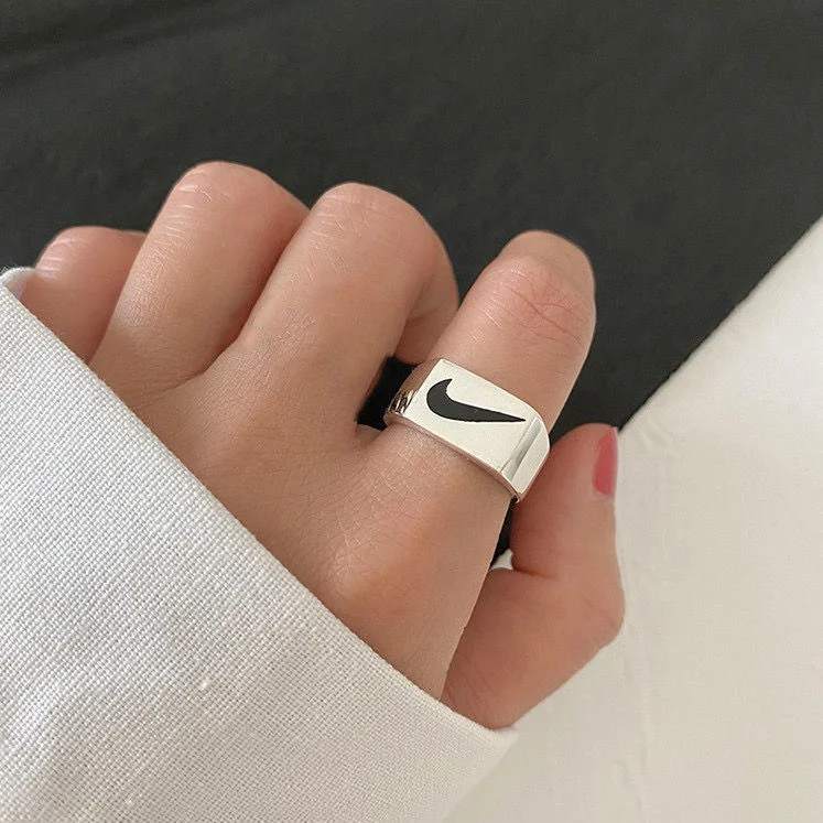 

2021 New Creativity fashion index finger ring jewelry women retro simple stainless steel hip hop couple rings wholesale