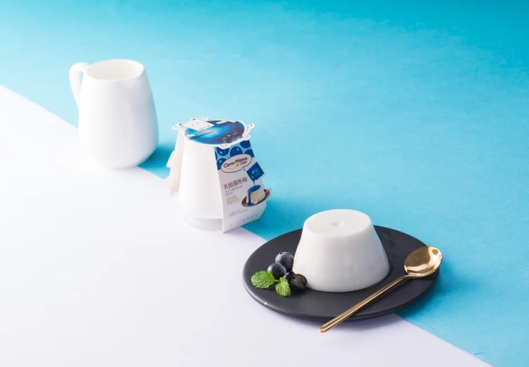 
Chinese Snack Food Coconut Strawberry Jelly Lady Food Rest Food 