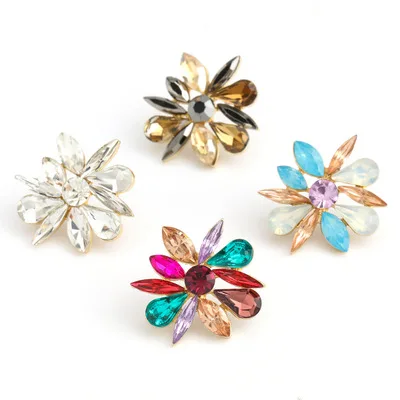 

2020 Hot Sale Multicolor Crystal Flower Petal Earrings Shiny Resin Acrylic Flower Stud Earrings for Girls