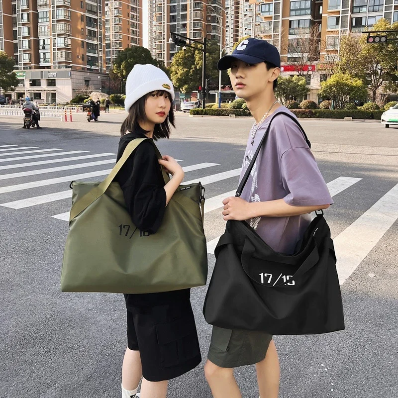 

Hot Selling Simple Big Capacity Custom Numbers Back Zipper Pocket Sport Tote Handbag Travel Bag with Computer Compartment