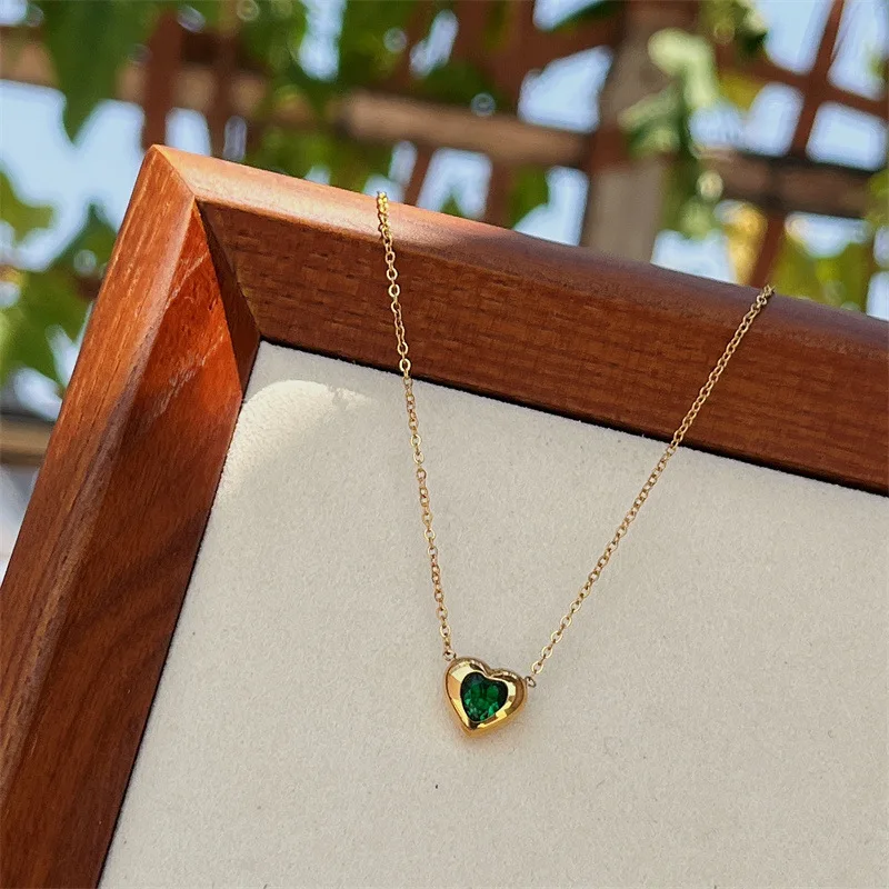 

Vintage Jewelry Waterproof 18k Pvd Gold Plated Stainless Steel Heart Emerald Cubic Zirconia Zircon Pendant Necklaces YF3071