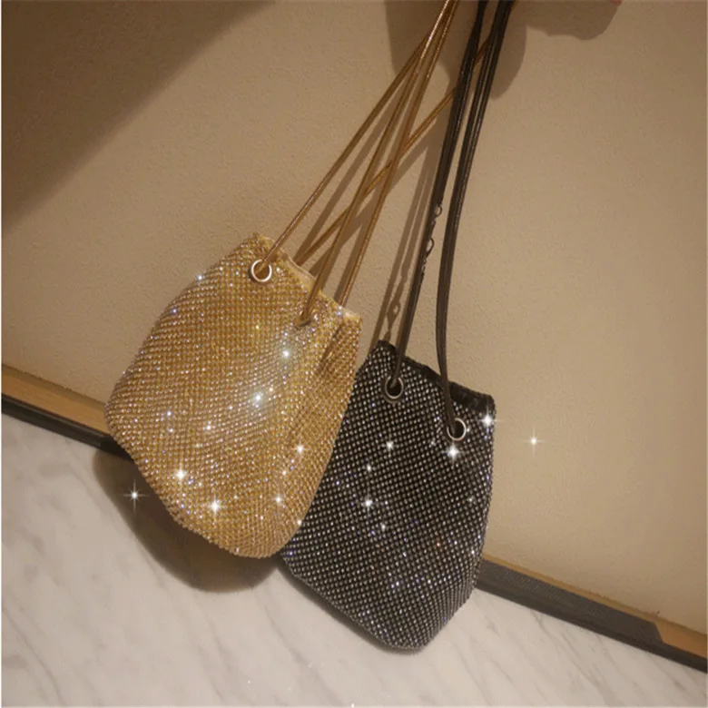 

XP1011 Wholesale dinner diamondstudded diamond shaped super flash diamondstudded evening banquet bucket clutch handbag