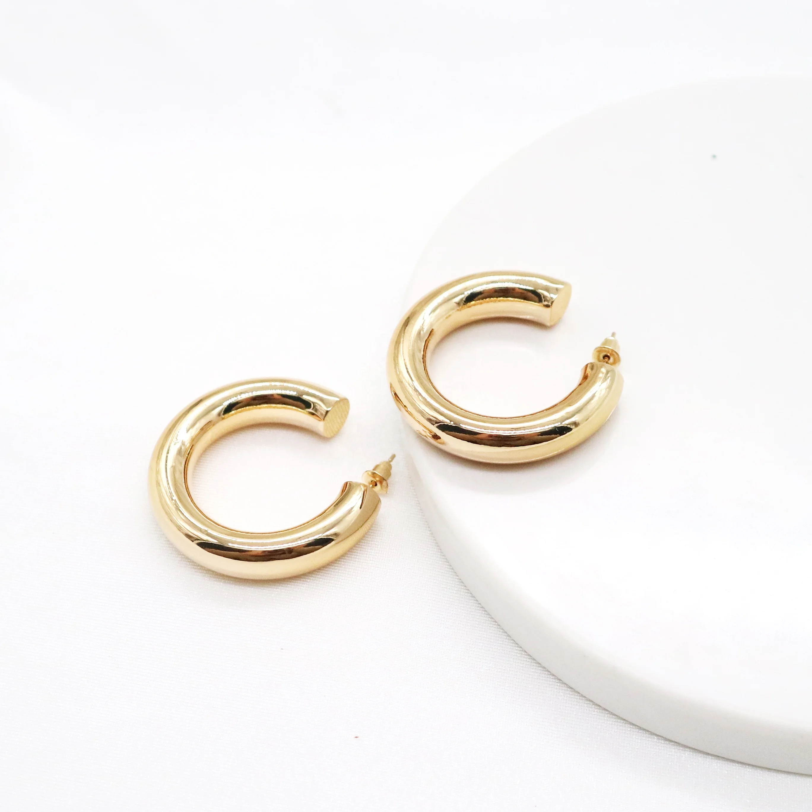 

14K Gold Lightweight Hollow Round Tube Open Gold Plated Hoops Earrings for Women