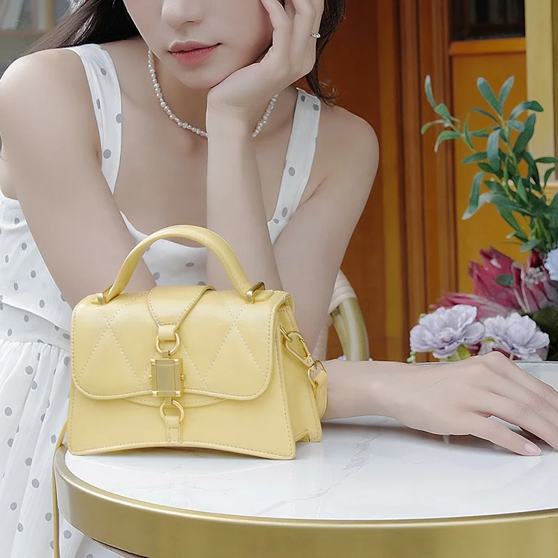 

2021 fashion trends diamond cross body shoulder bags women handbags ladies
