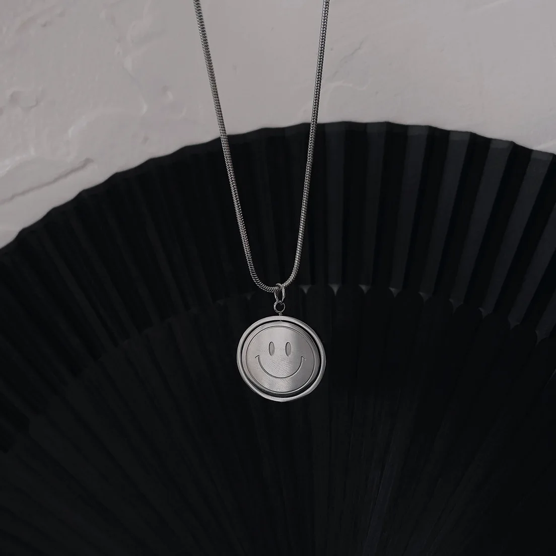 

fashion trendy smiling face necklace stainles steel