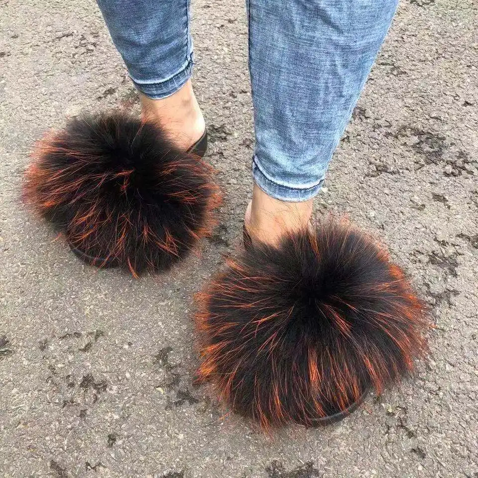 

2021 New Design Factory Wholesale Pvc Slides Ladies Big Racoon Fur Slippers Slides, Customized color