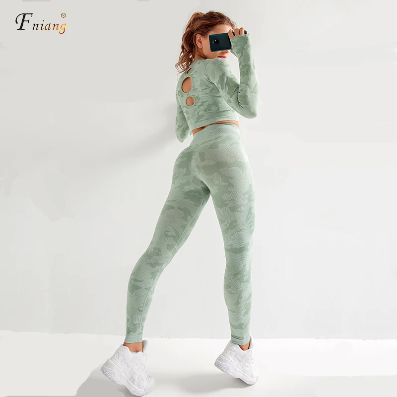 

Amazon's 2021 yoga Plus-size long sleeved camouflage set womens seamless fitness gym pants sport bra leggings suit A three-piece