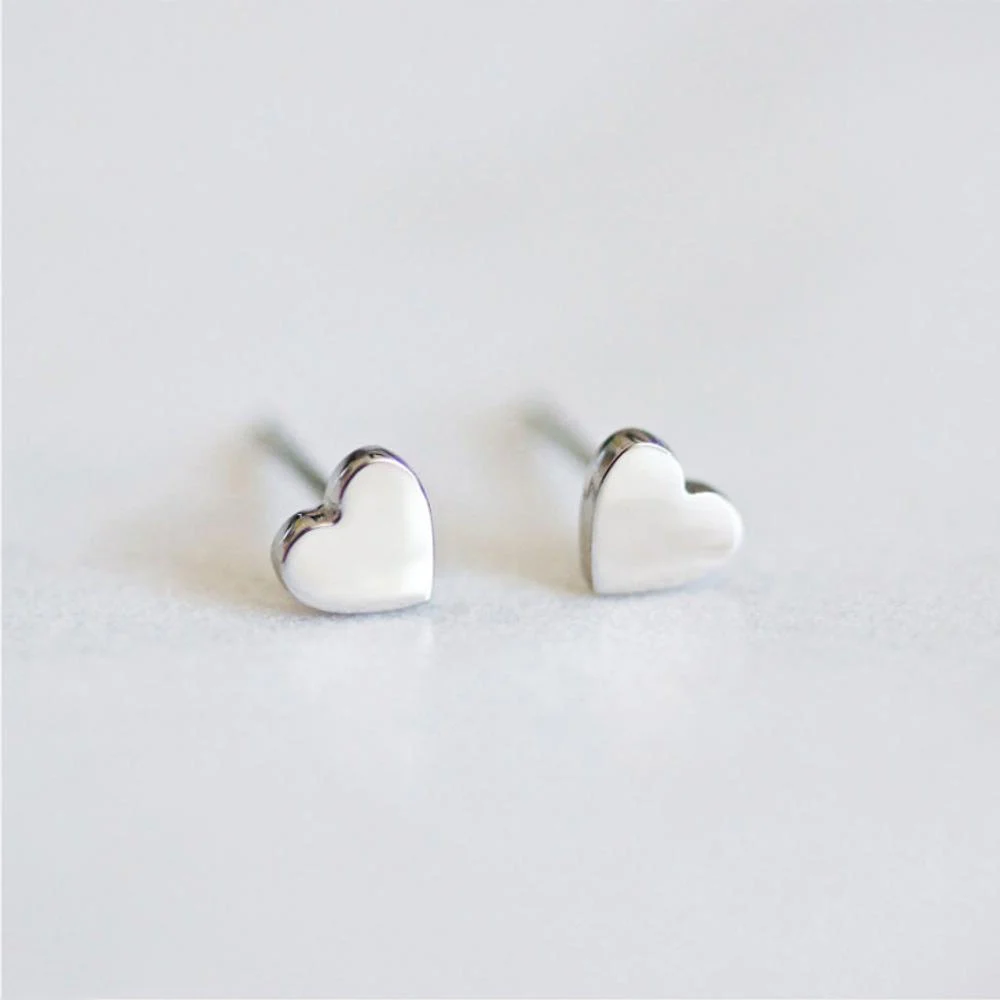 

Hot Selling Women Tiny Earrings Stainless Steel Jewelry Dainty Stud Earrings Gold Silver Heart Earrings