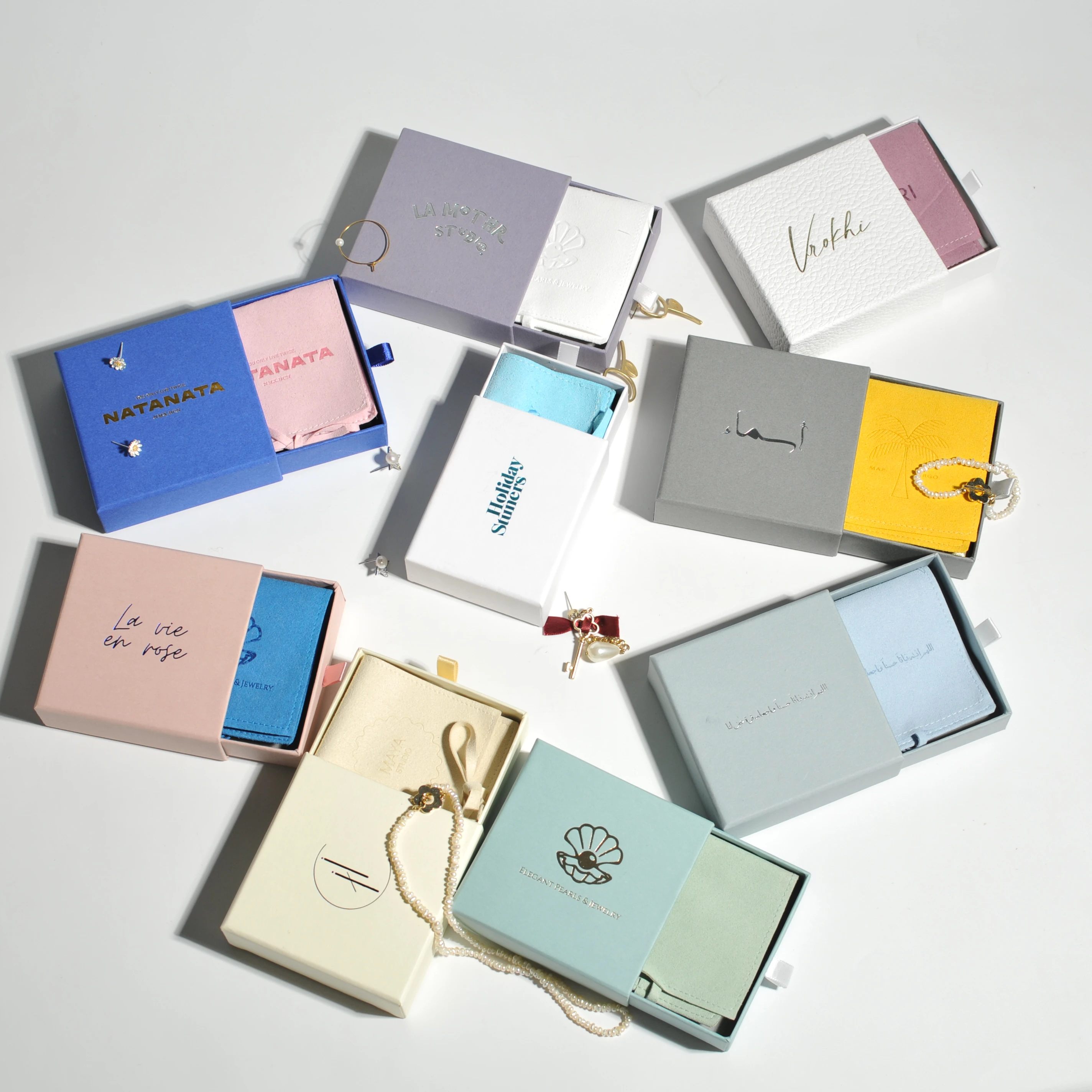 

Hot Wholesale pull out design advanced packaging little premium jewelry box