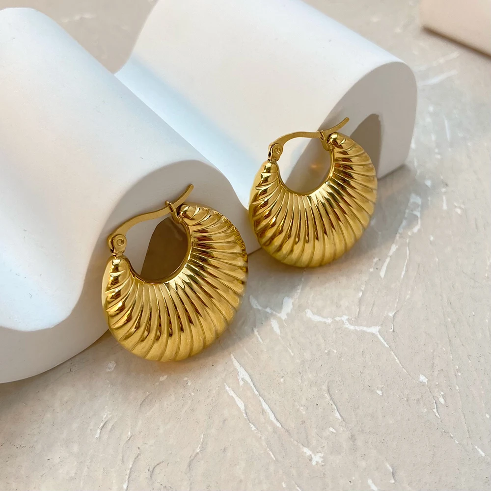 

Fashion jewelry chunky Croissant Earrings Stainless steel plated with 18k gold Huggies hoop Earrings