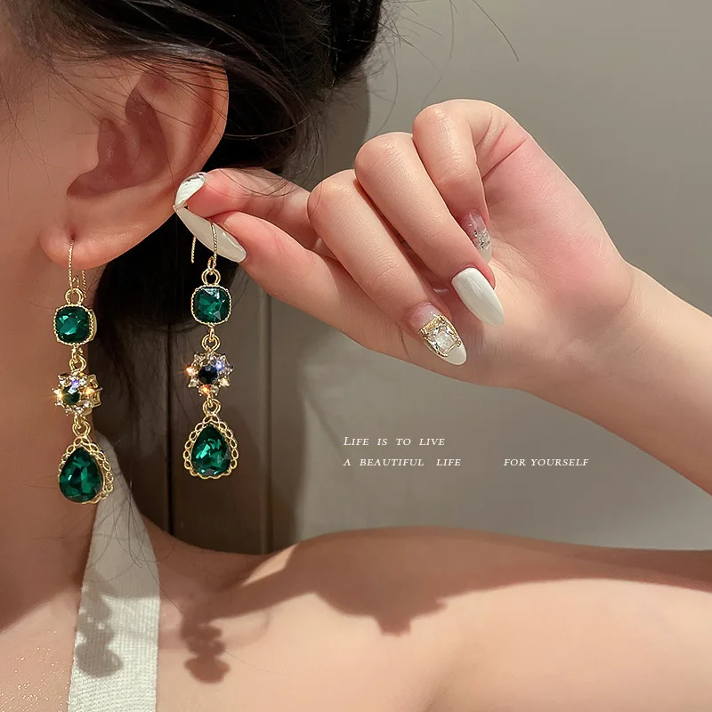 

New Fashion Korean Oversized Green Crystal Drop Earrings for Women Shiny White Round Zircon Flower Wedding Earrings Jewelry Gift
