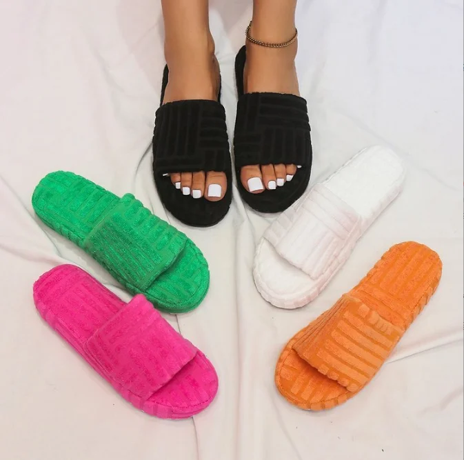 

2022 New trend ladies flat sandals shoes casual outdoor beach slipper open toe flat bandana sandals women Fluffy Fur Slide