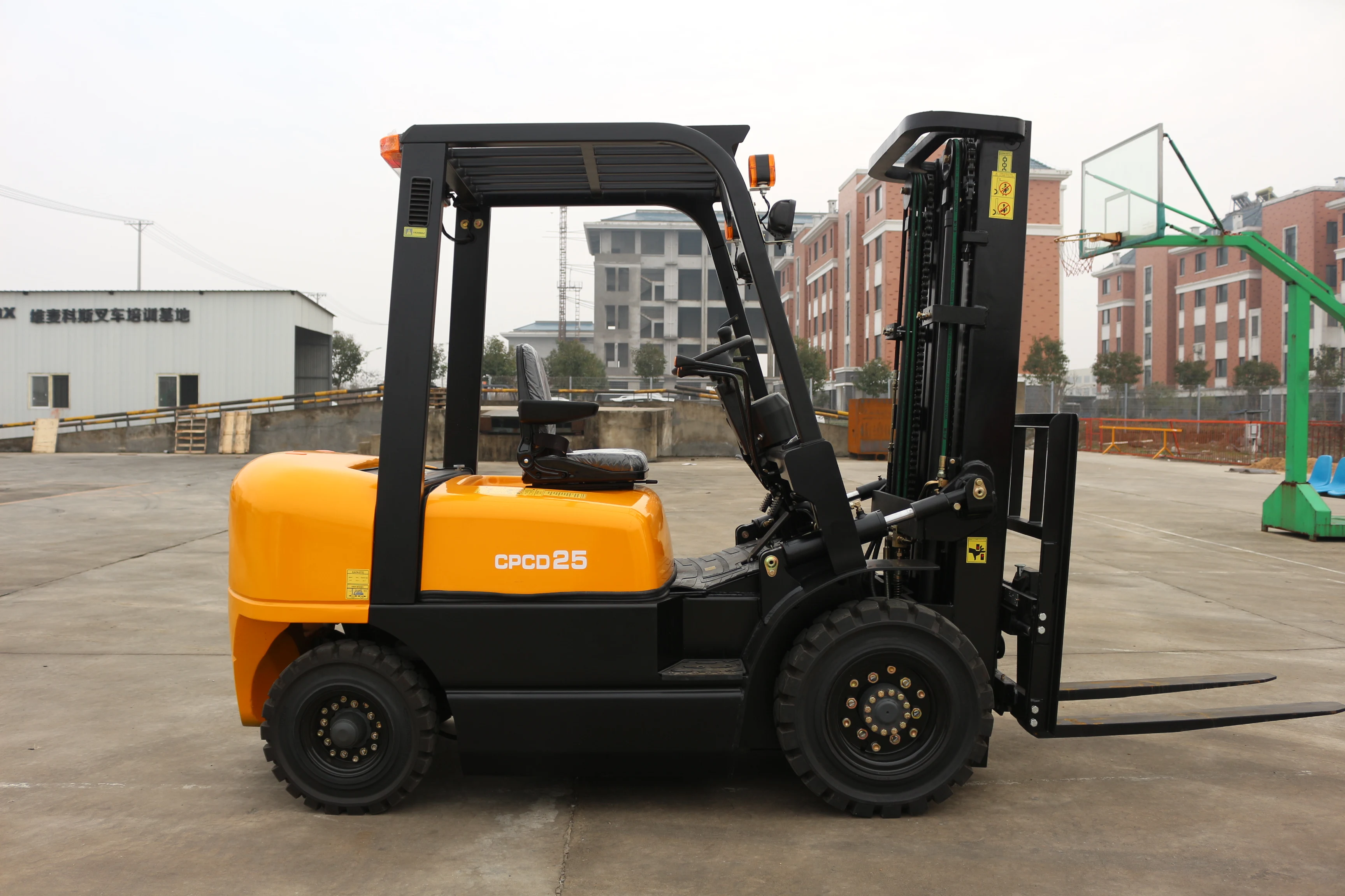 Forklift 2.5ton Diesel Forklift With Automatic Transmission And 2500kg