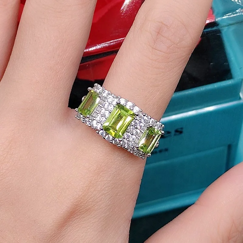 

Fashion High Rings Inlay Green Square Cubic Zircon Elegant Charm Adjustable Jewelry For Women Wedding Engagement Accessories, Picture shows