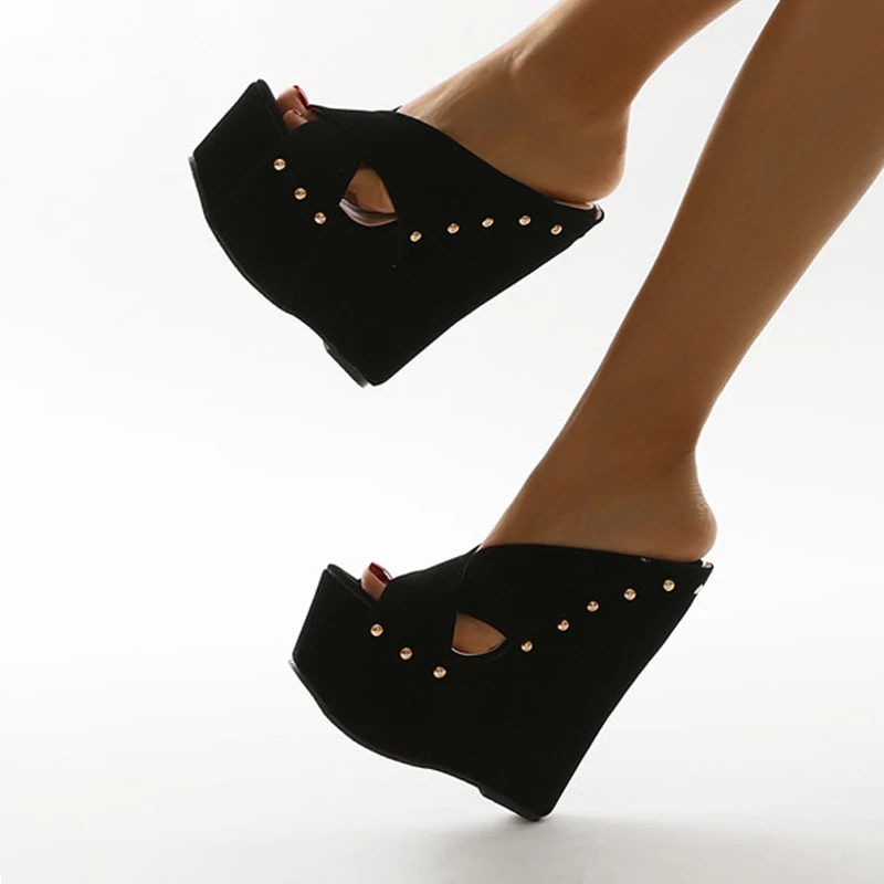 

Fashion 2022 Women Rivet Wedge Slippers Sexy Peep Toe Platform Roman Sandals High Heels Summer Outdoor Ladies Heels Shoes