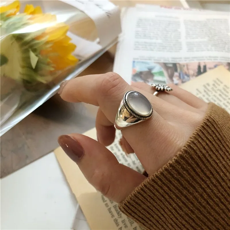 

New Jewelry Luxury Vintage French Style White Agate Ring Women Gemstone Opening Finger Ring, Silver