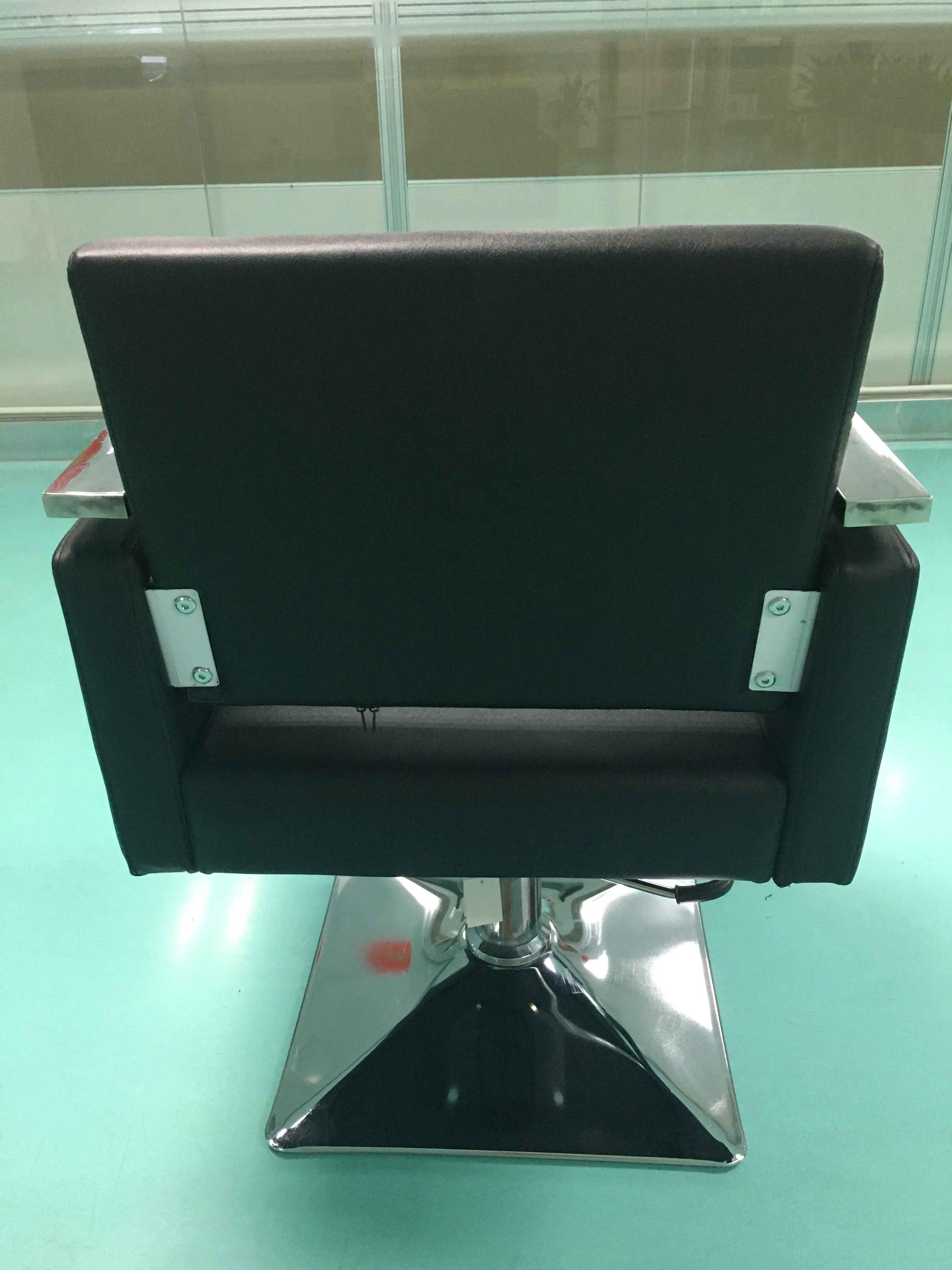 Kiki Newgain Wholesale Barber Supplies Salon Furniture Salon Chair Styling Chair Barber Hair