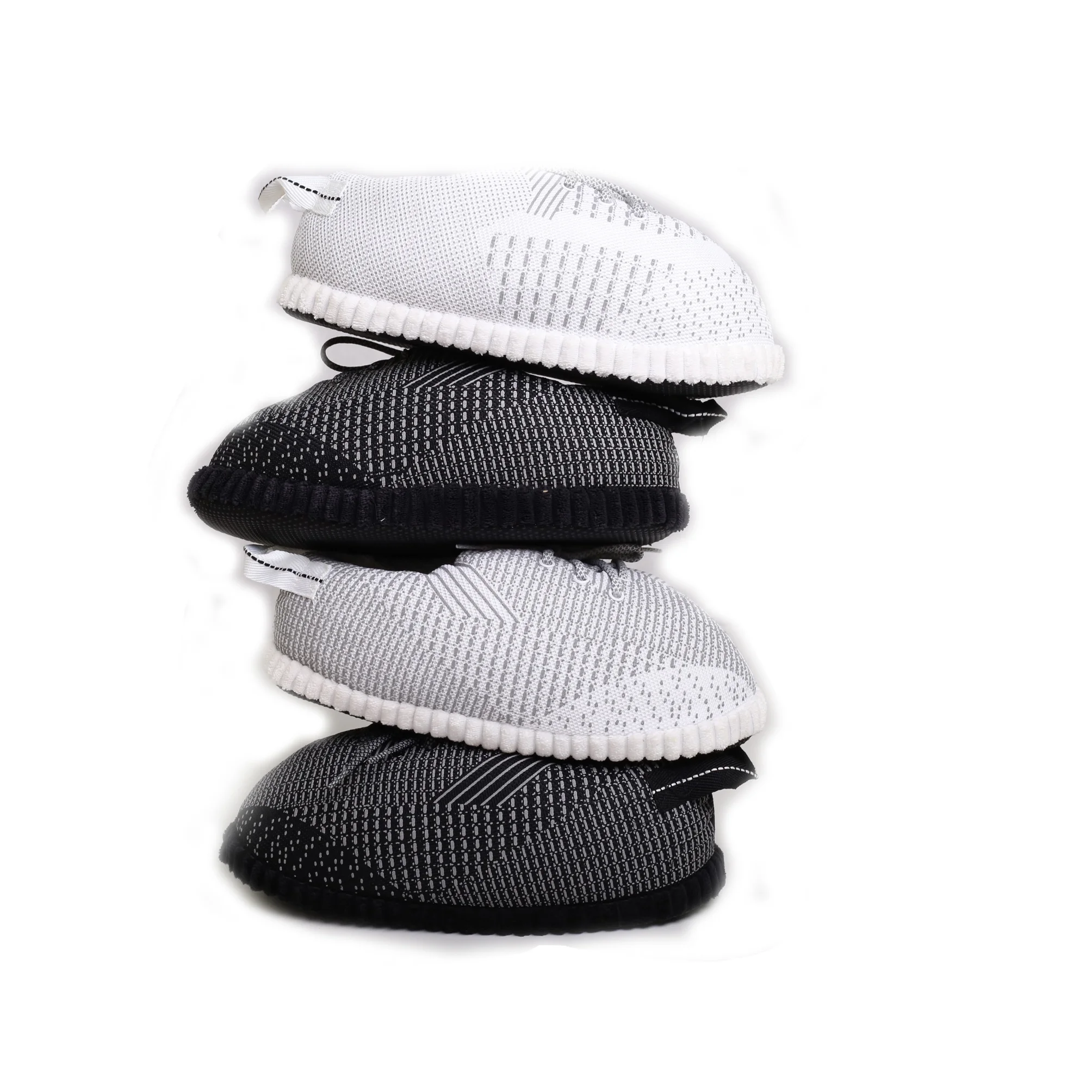 

The Latest Design Reflective Material Unisex Indoor House Plush Yeezy Slippers for Winter