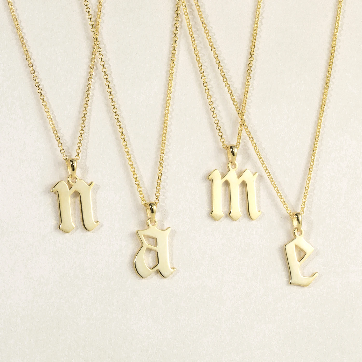 

Customize Gothic Designer Women Name Necklaces Personalised Jewelry Gold Plated Pendant A-Z Letter Alphabet Initial Necklace