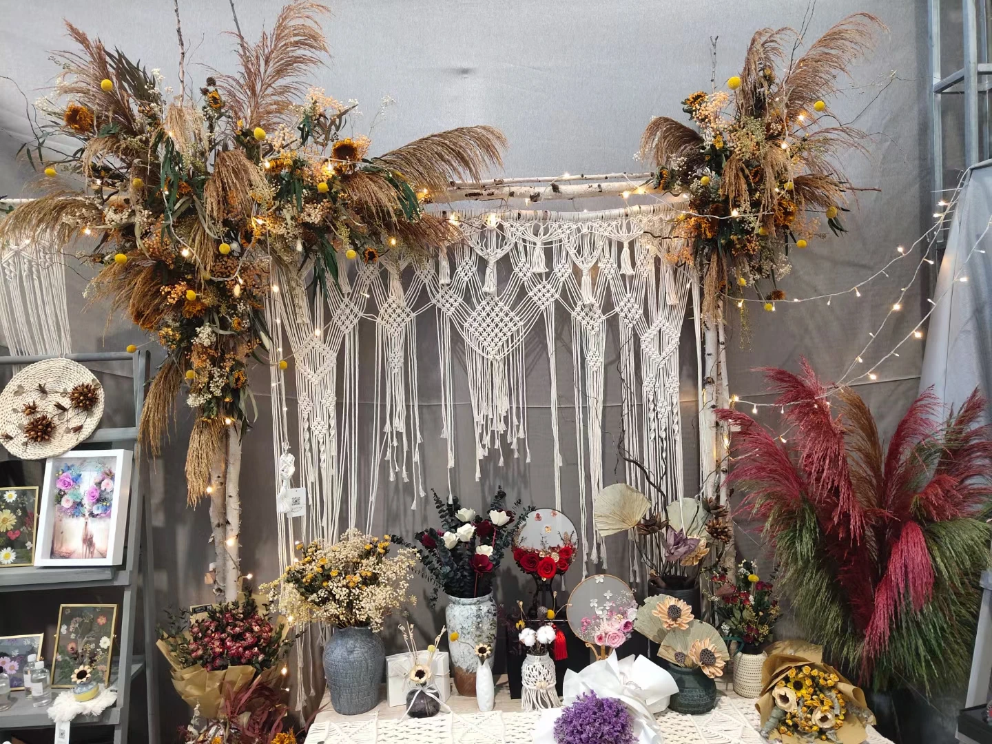 Diy Boho Bohemian Wedding Themes Floral Backdrop Dry Preserved Pampas Grass Flower Decor Big Large Fluffy Dried Pampas Grass Buy Pampas Grass Dried Pampas Grass Flower Dried Preserved Flower Product On Alibaba Com