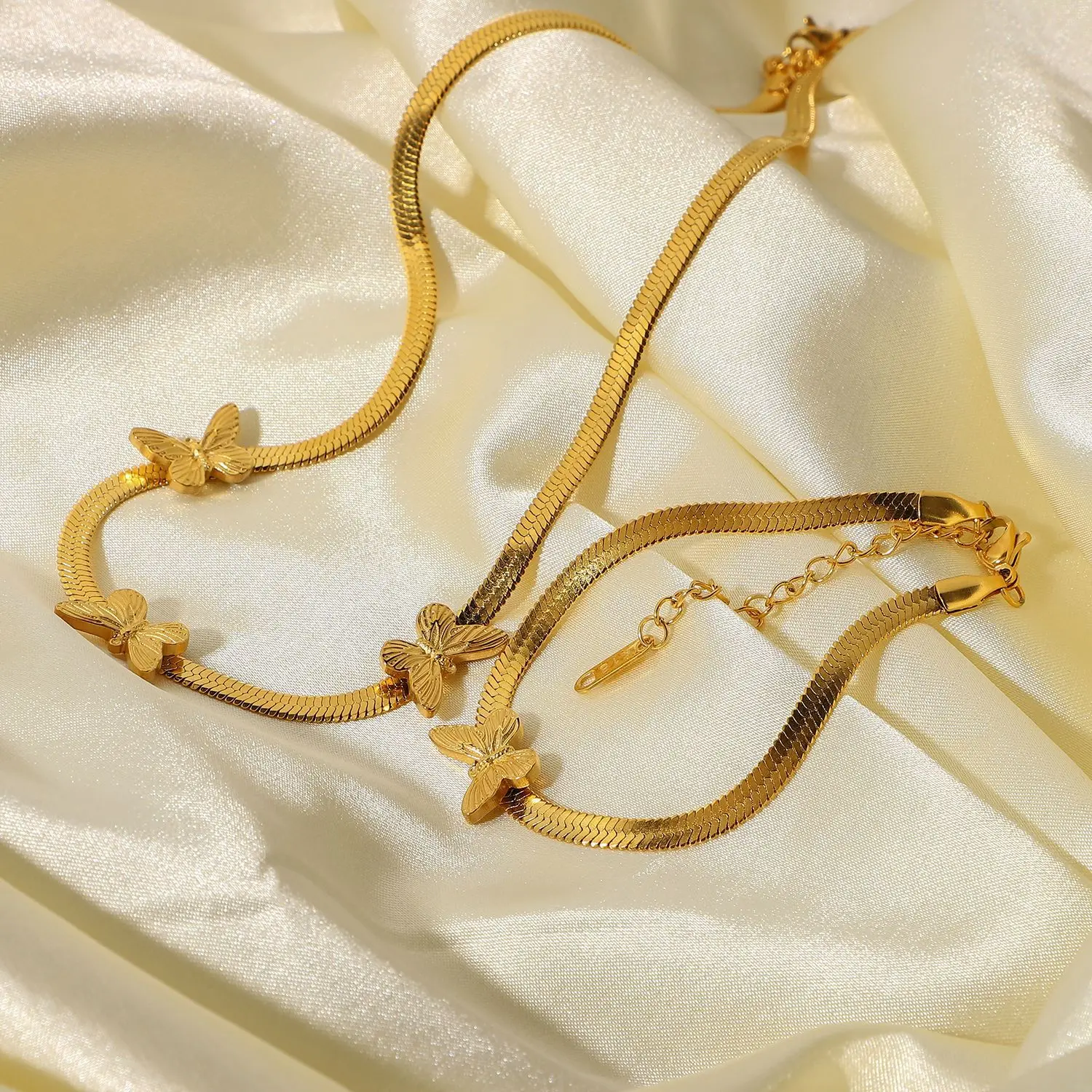

18k Gold Plated Stainless Steel Jewelry Set Herringbone Collar Bone Chain Bracelets Punk Butterfly Snake Chain Choker Necklace
