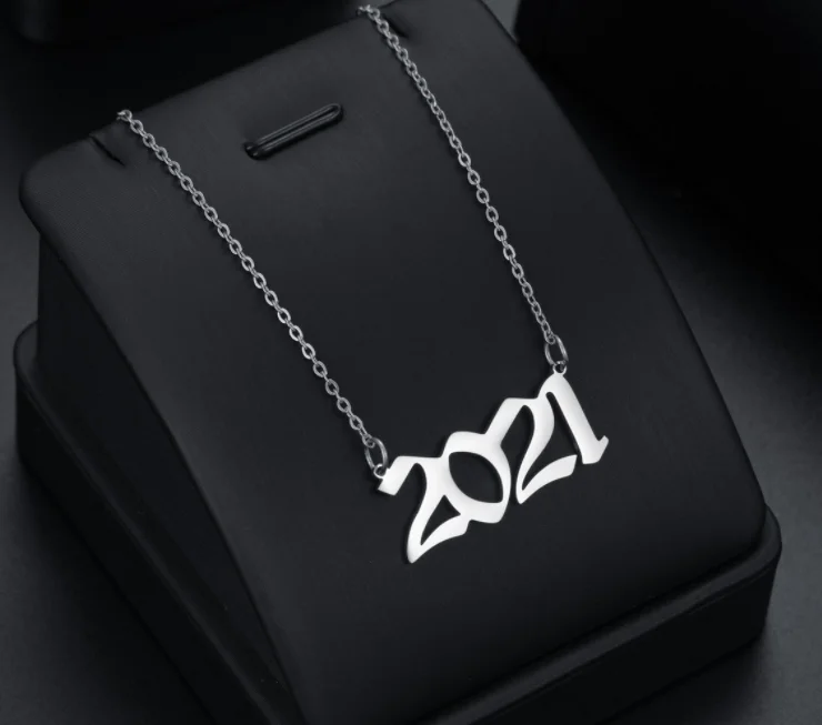 

2021 Fashion Factory Custom Stainless Steel 18k Gold Plated Birth Year Pendant Layer Link Chain Necklace