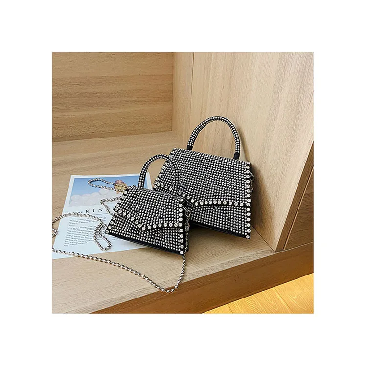 

Luxury Women Rhinestone Handbag Mini Chains Diamond Flap Shoulder bag Trapezoid Ins Sparkling Crossbody Bag Female Tote Bolsa