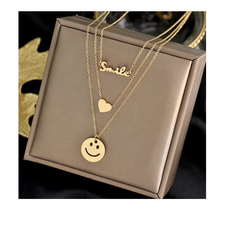 

2020 fashion heart face smile necklace woman