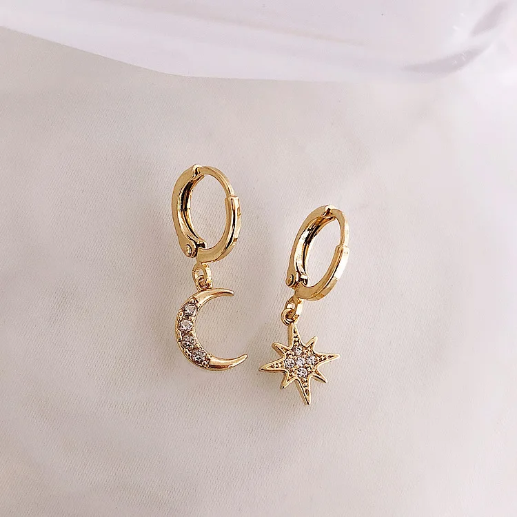 

New Arrival Fashion Classic Geometric Asymmetric Moon Star Earrings Gold Silver Star Clip On Earring For Girls