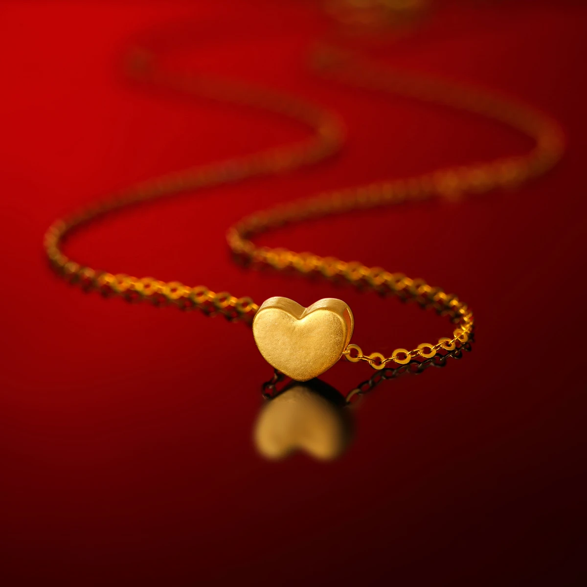 

24K Gold Three-Dimensional Vintage Heart Necklace For Women Elegant And Fashionable Gift Necklace For Lady