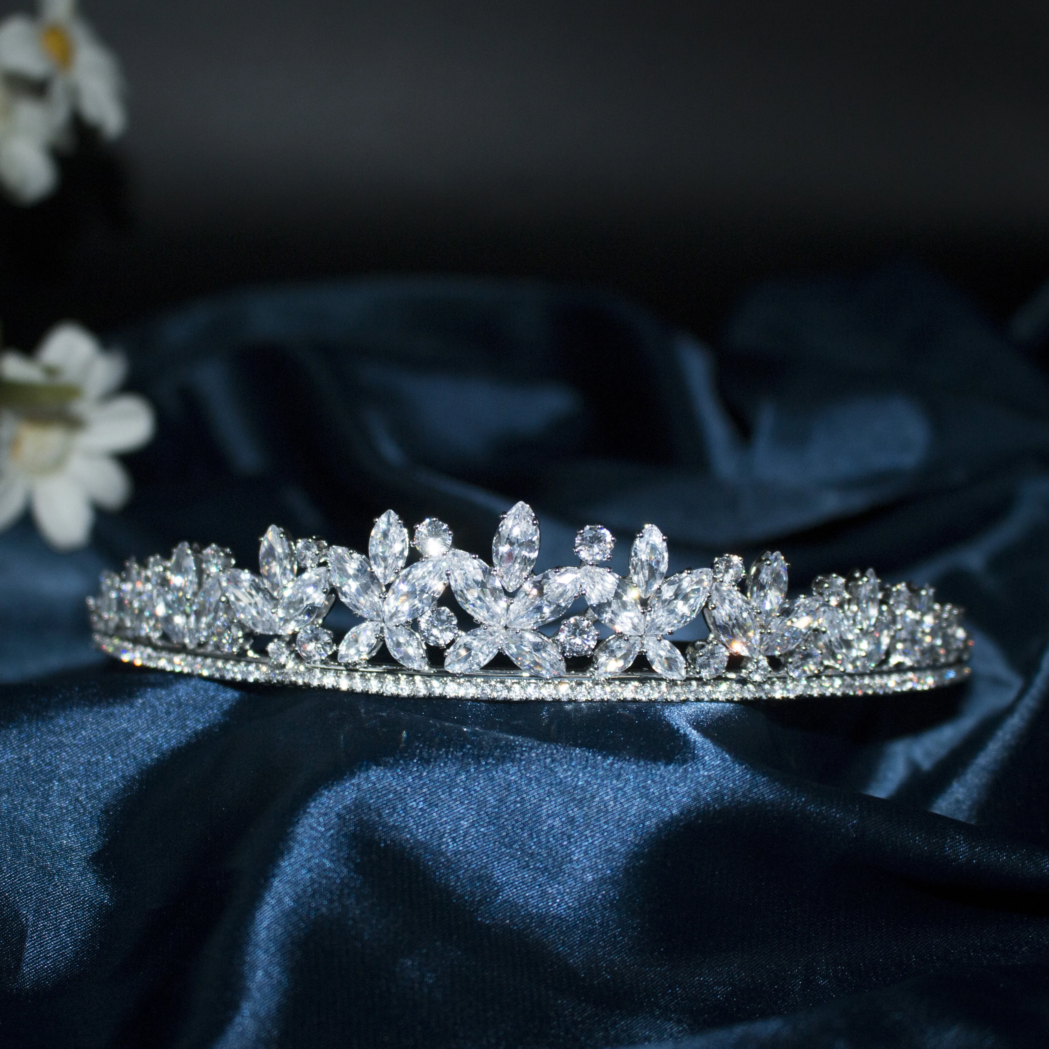 

GS0015 Fashionable European AAACZ Zirconia Zircon Wedding Crown Flower Pageant Royal Tiaras, Sliver