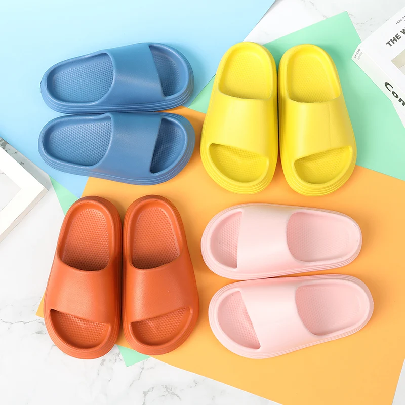 

2021 Children's Slippers boy slides grils sandle Solid Color Slides Silent Slippers both indoor and outdoor kids slide sandals