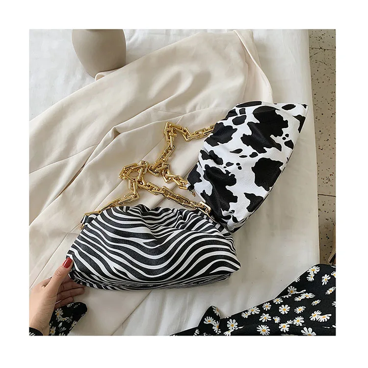 

Designer 2020 New Summer Handbag Thick Chains Wrinkled Cloud Bag Luxury Vintage Striped and Cow Tote Bag Big Capacity Armpit Bag