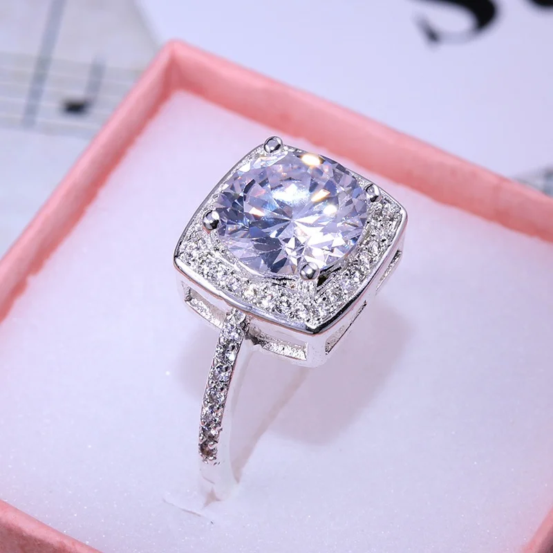 

New Trendy Crystal Engagement Claws Design Personalized Metal Full Microinlaid Zircon Female Ring Jewelry Gift