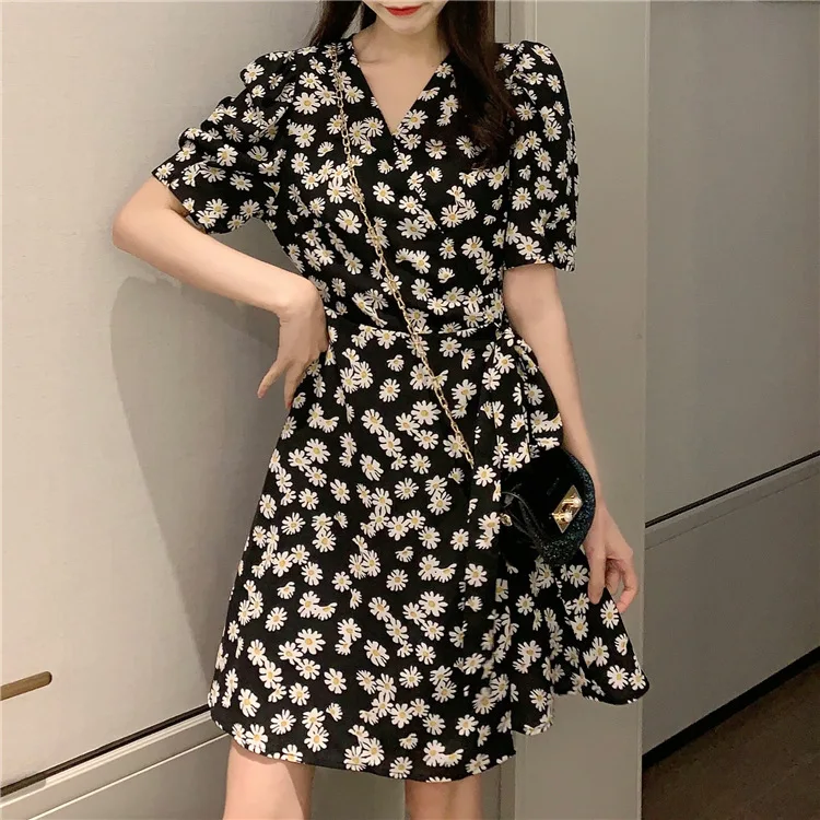 

2020 new arrivals summer fashion women V neck short sleeve women daisy printed casual dresses